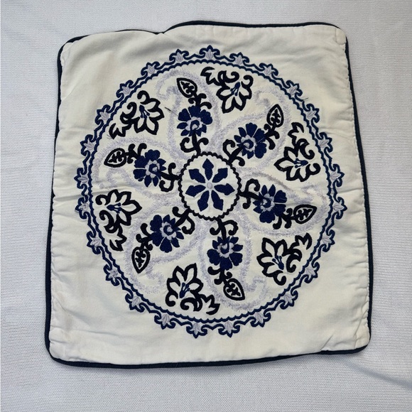 Pier 1 Other - Pier 1 Embroidered Floral Pillow Cover 16x17– White Front, Blue Back